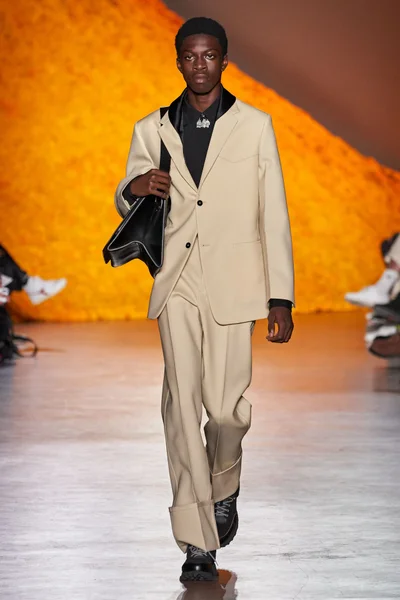 Look 2